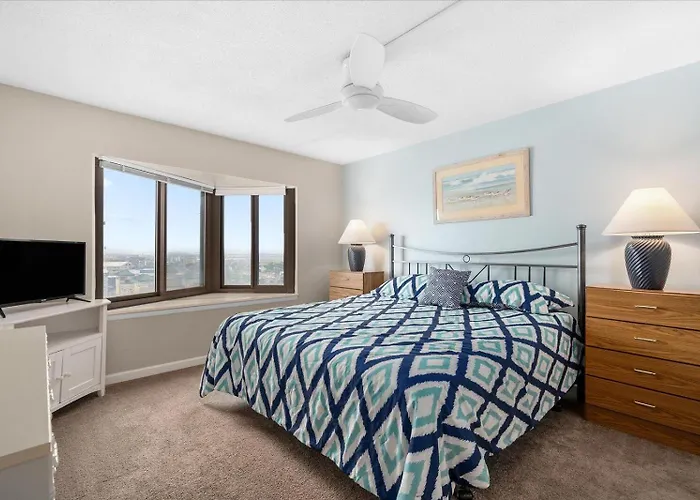 2 Bedroom Ocean Front With Outdoor Pool! Holiday home Ocean City