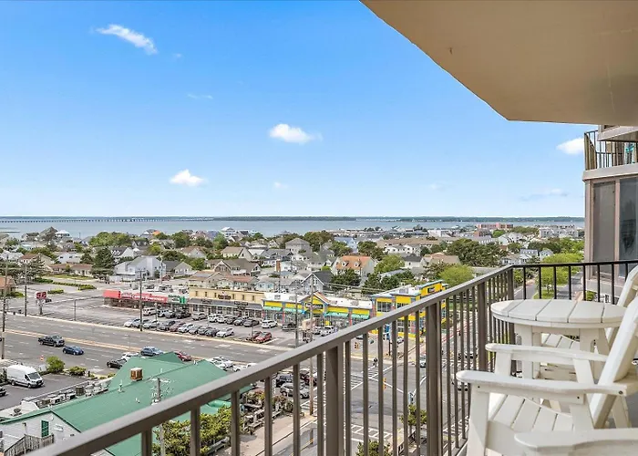 2 Bedroom Ocean Front With Outdoor Pool! * Ocean City