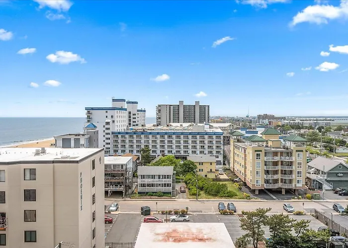 2 Bedroom Ocean Front With Outdoor Pool! Holiday home Ocean City