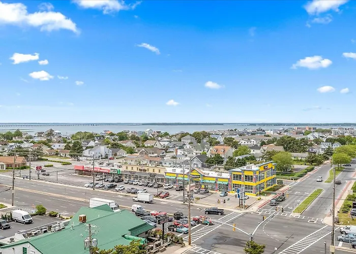 2 Bedroom Ocean Front With Outdoor Pool! Ocean City