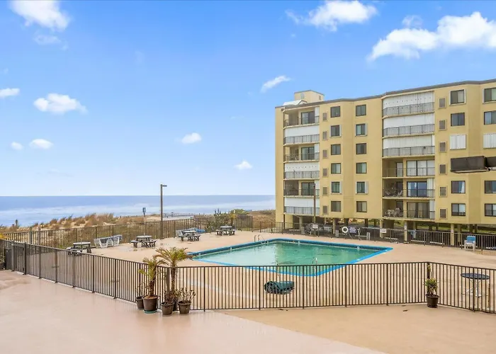 2 Bedroom Ocean Front With Outdoor Pool! * Ocean City